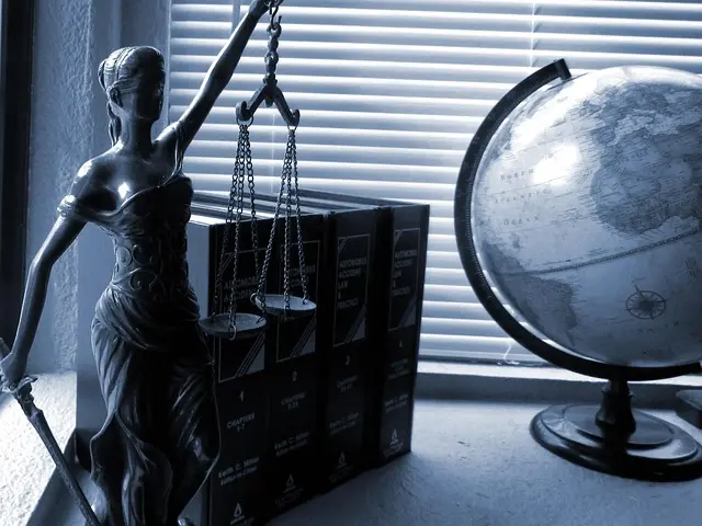 How to Navigate the Legal Career Path Effectively