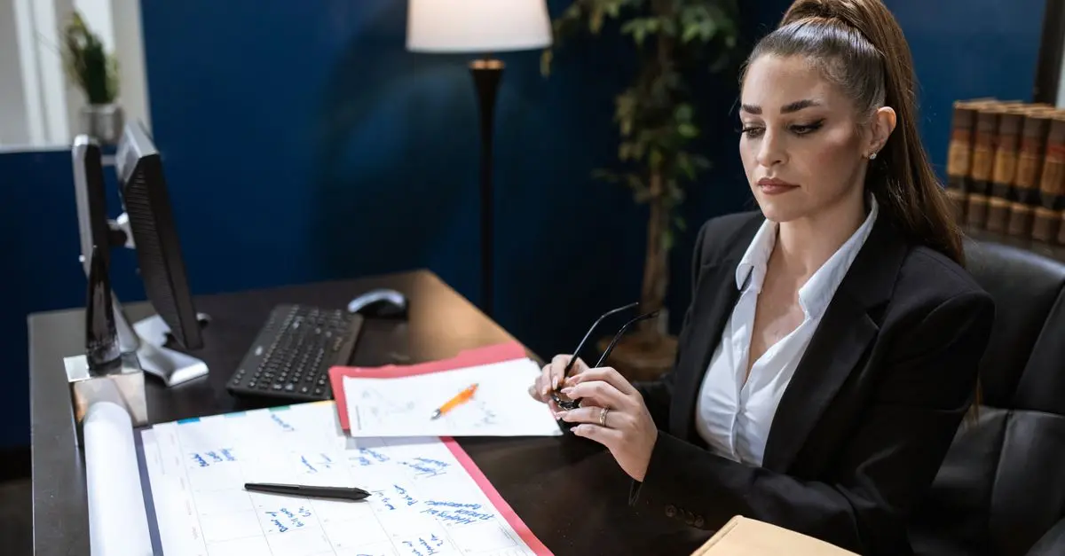Understanding the Benefits of Legal Internships
