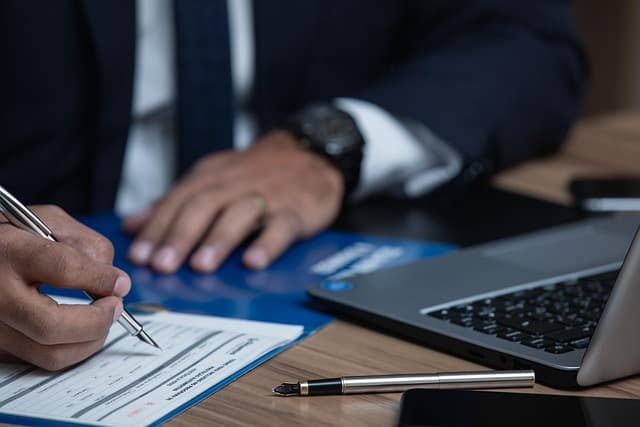 Crafting a Standout Legal CV: Tips and Examples